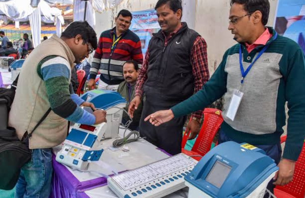 बिहार चुनाव : दूसरे चरण में 53.51 प्रतिशत वोटिंग – चुनाव आयोग