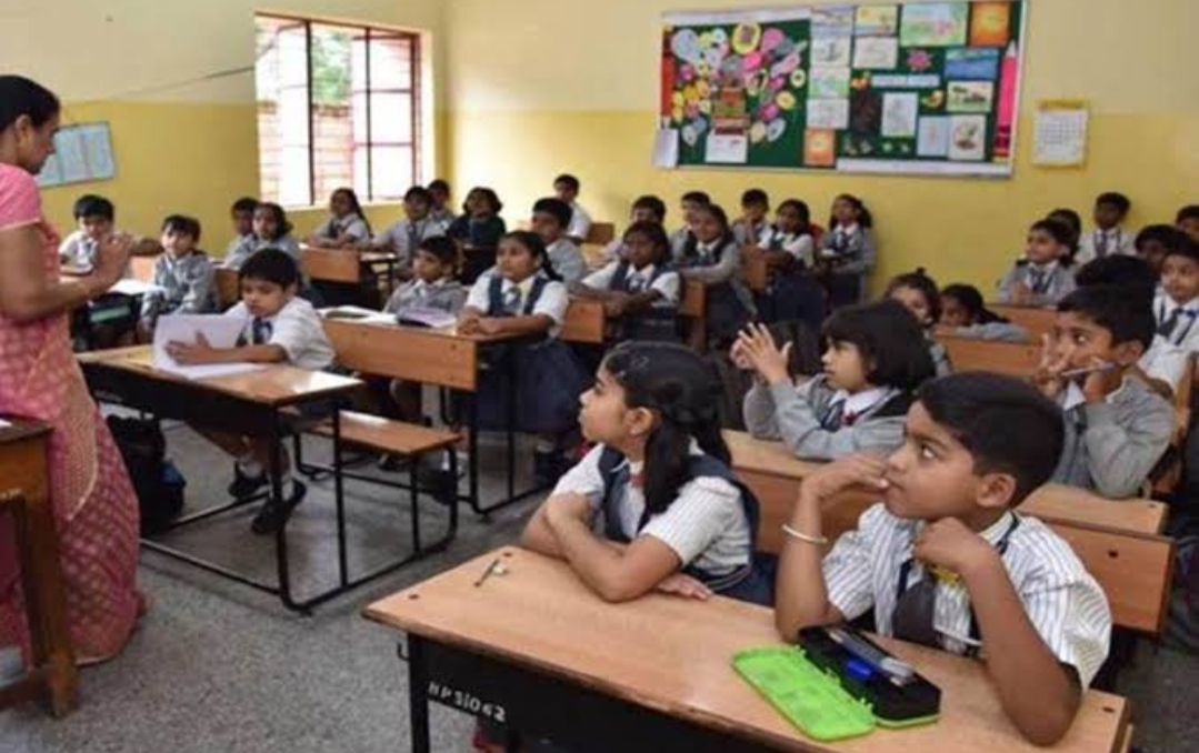 #Delhi Schools Reopens from September