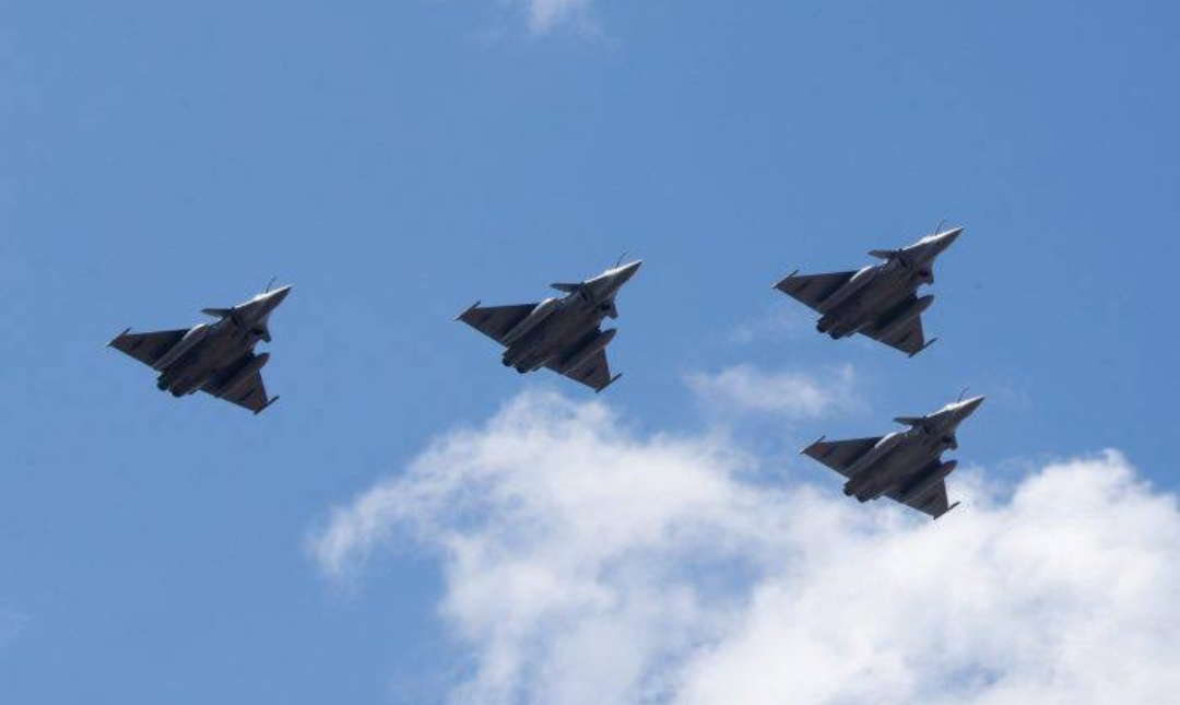 India-China tension: Fighter aircraft will show Sukhoi-30 MKI and Rafale jet capabilities