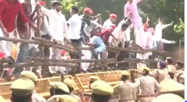 samajwadi party protest in lucknow