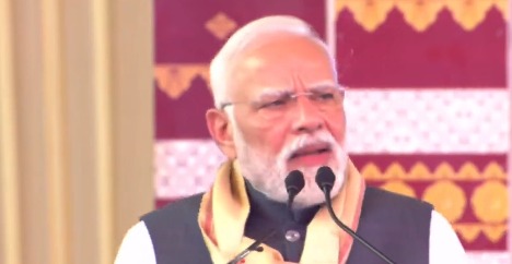 असम के दरांग में बोले पीएम मोदी- मैं शिव का भक्त हूं, सारा जहर निगल जाता हूं