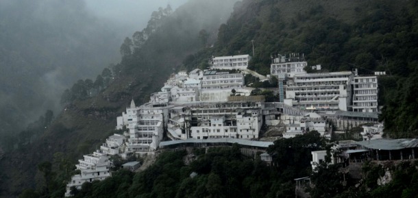 मां वैष्णो देवी की यात्रा फिर शुरू, चलो बुलावा आया है, माता ने बुलाया है