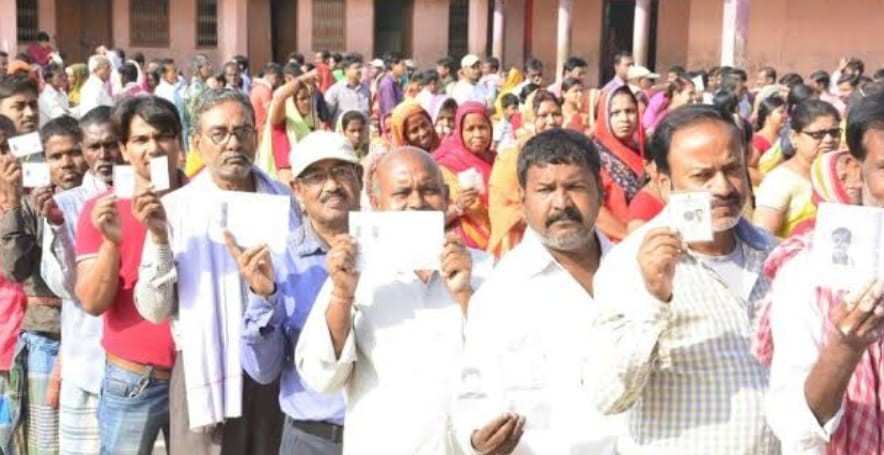 बिहार विधान सभा चुनाव 2025 : पहले चरण में 18 जिलों कि 121 सीटों पर मतदान जारी, दोपहर 3 बजे तक 53 .77 % वोटिंग