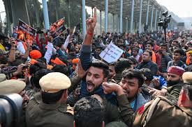 बांग्लादेश में हिन्दू युवक की हत्या, उबल पड़े भारतीय, कोलकाता सहित दिल्ली में हुआ जोरदार प्रदर्शन