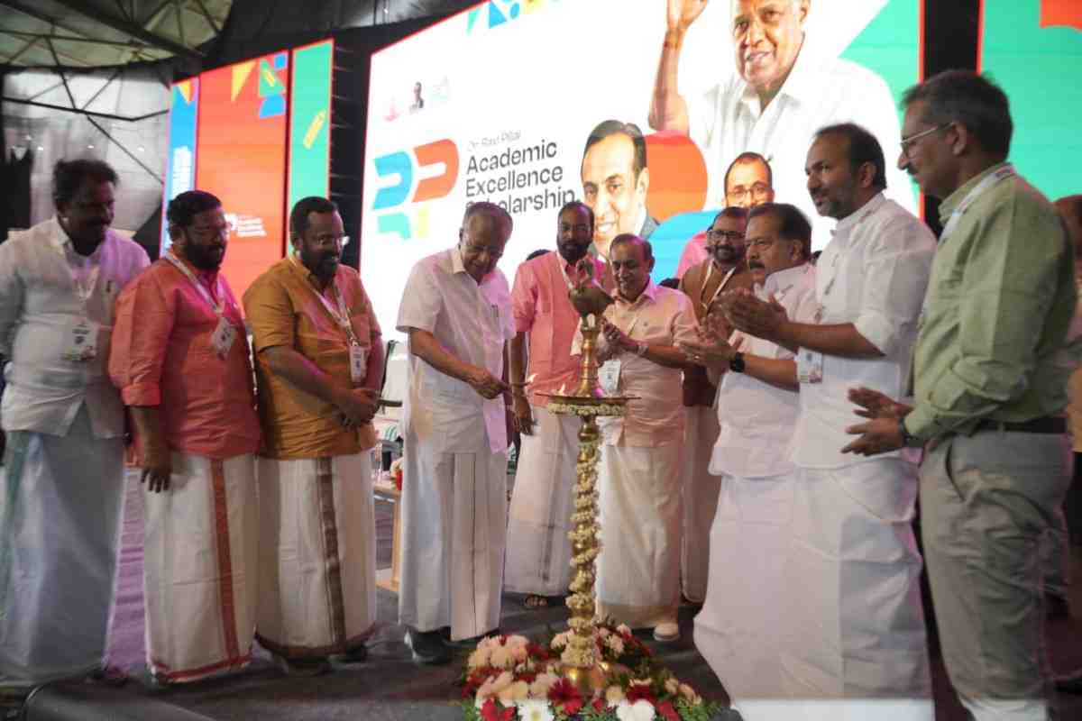 डॉ. रवि पिल्लै अकादमिक उत्कृष्टता छात्रवृत्ति योजना:केरल के मुख्यमंत्री श्री पिनराई विजयन बोले , बड़ा परिवर्तन है