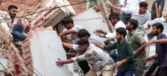 Delhi building collapse