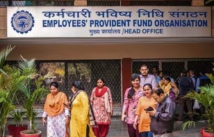 Employees’ Provident Fund: 31 लाख PF खातों में पड़े हैं 9,000 करोड़ रुपये लावारिस, क्या आपका भी है पैसा !
