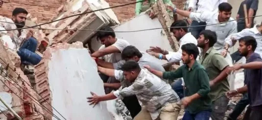 Delhi building collapse